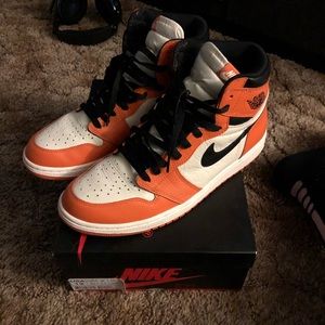 Jordan Retro 1 Reverse Shatterd Backboard